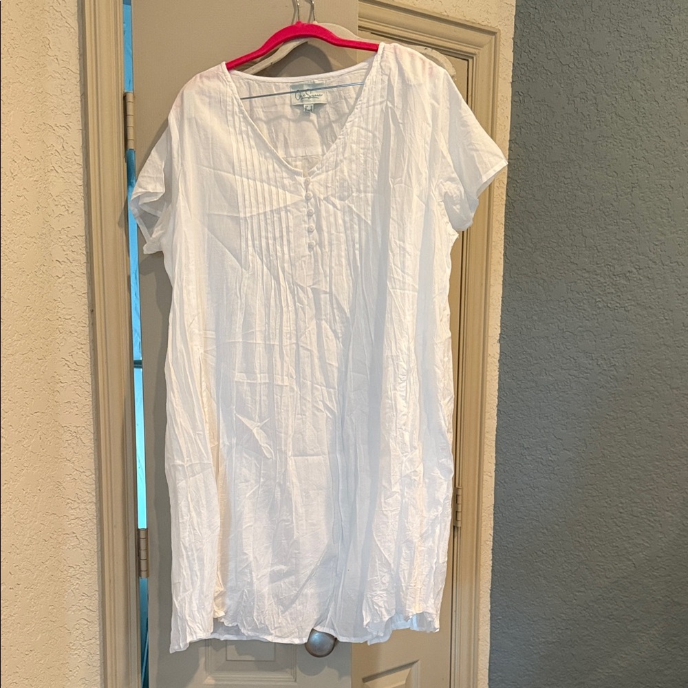 Elegant White Midi Dress